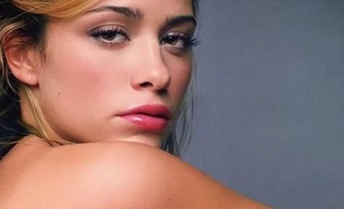 martina-stella-384x234